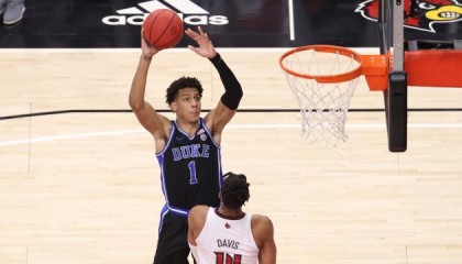 体育活动-前第1小前锋！一半天使一半魔鬼的他是选秀陷阱吗？